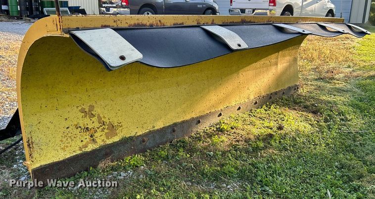 image for item NQ9917 Flink  11' W snow plow