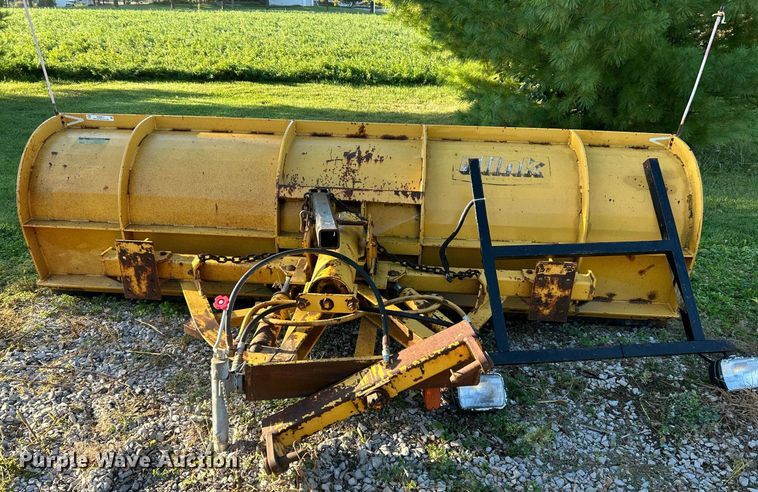 image for item NQ9917 Flink  11' W snow plow