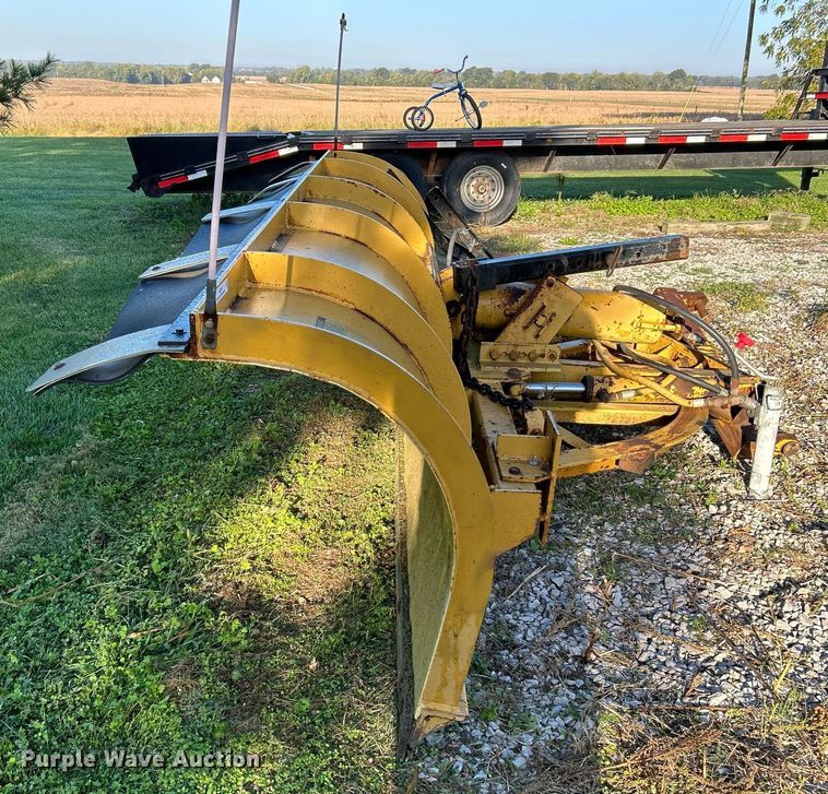 image for item NQ9917 Flink  11' W snow plow