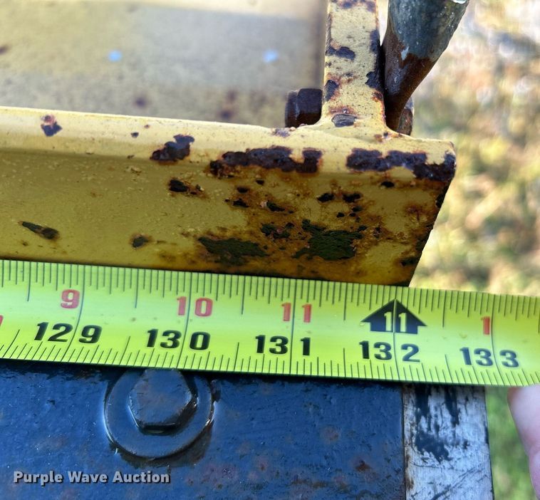 image for item NQ9917 Flink  11' W snow plow