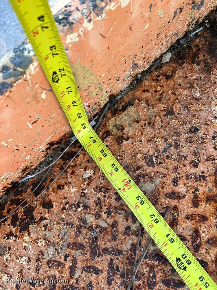 image for item NQ9918 2002 JLG 500RTS  scissor lift