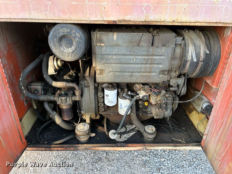 image for item NQ9918 2002 JLG 500RTS  scissor lift