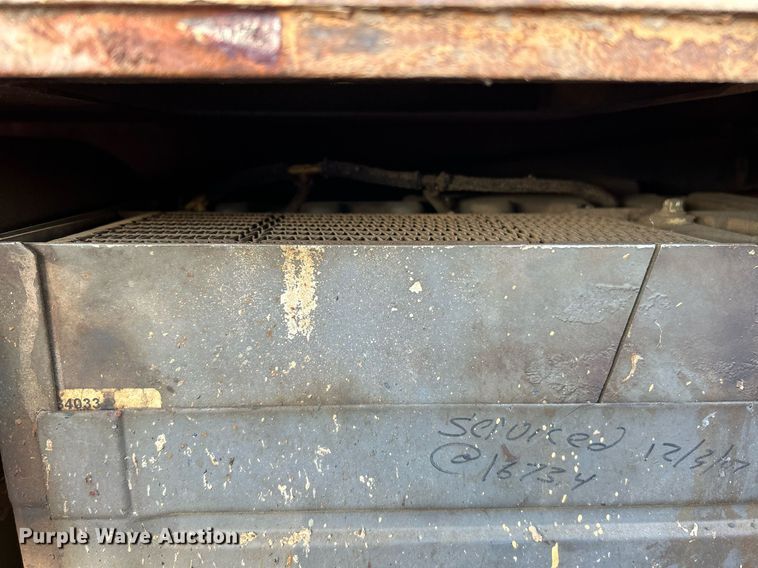 image for item NQ9918 2002 JLG 500RTS  scissor lift