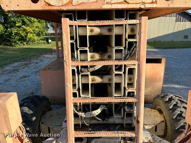 image for item NQ9918 2002 JLG 500RTS  scissor lift