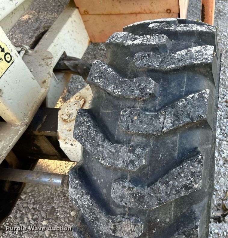 image for item NQ9918 2002 JLG 500RTS  scissor lift