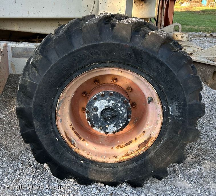 image for item NQ9918 2002 JLG 500RTS  scissor lift