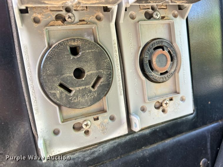 image for item NQ9928 (3) light plants