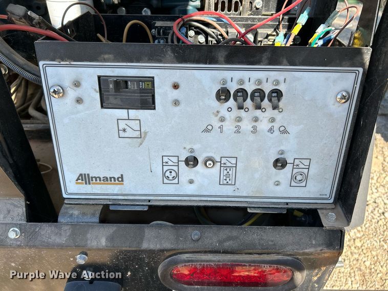 image for item NQ9928 (3) light plants