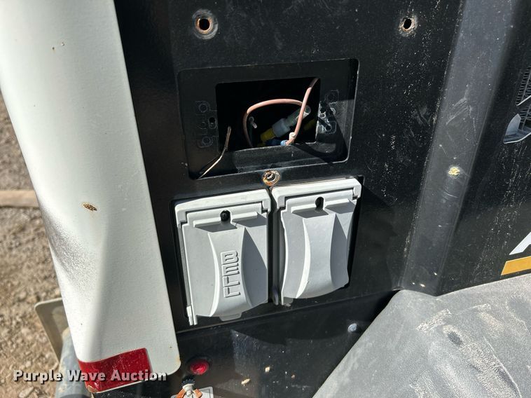 image for item NQ9928 (3) light plants