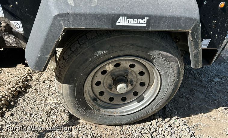 image for item NQ9928 (3) light plants