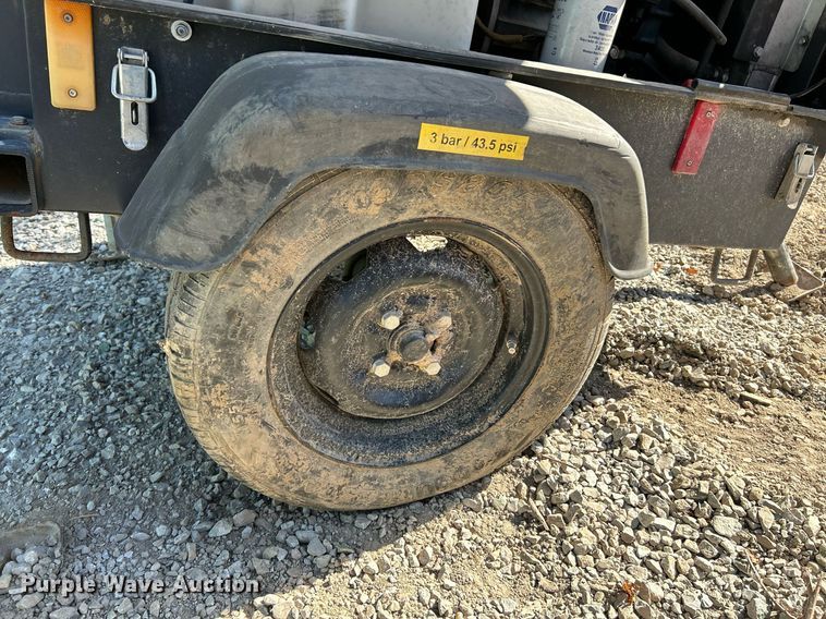 image for item NQ9928 (3) light plants