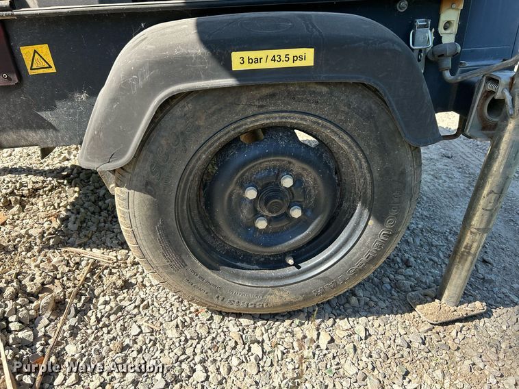 image for item NQ9928 (3) light plants