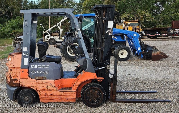 image for item NQ9932 Toyota 7FGCU25  forklift