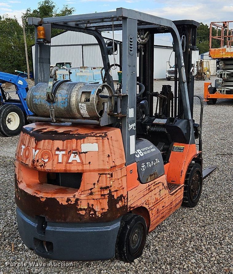 image for item NQ9932 Toyota 7FGCU25  forklift