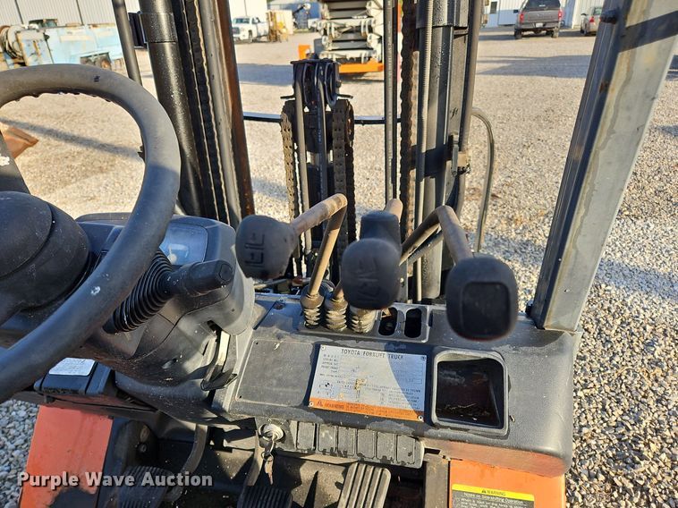 image for item NQ9932 Toyota 7FGCU25  forklift