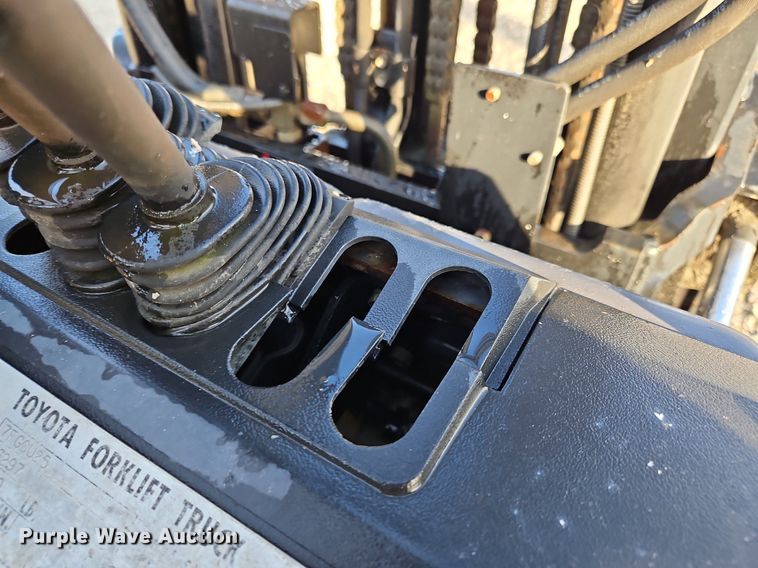 image for item NQ9932 Toyota 7FGCU25  forklift