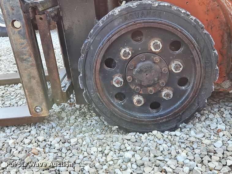 image for item NQ9932 Toyota 7FGCU25  forklift