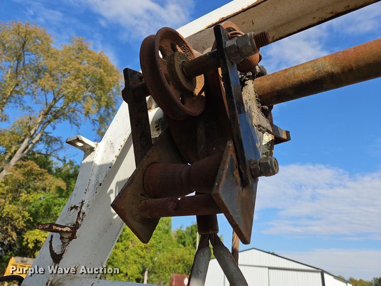 image for item NQ9936 (2) Sreco Flexible pull-in bucket machines