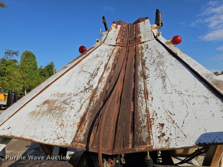 image for item NQ9936 (2) Sreco Flexible pull-in bucket machines