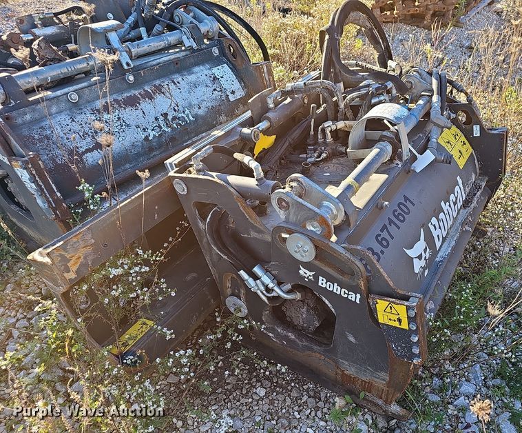 image for item NT9997 2016 Bobcat  40PSL cold planer