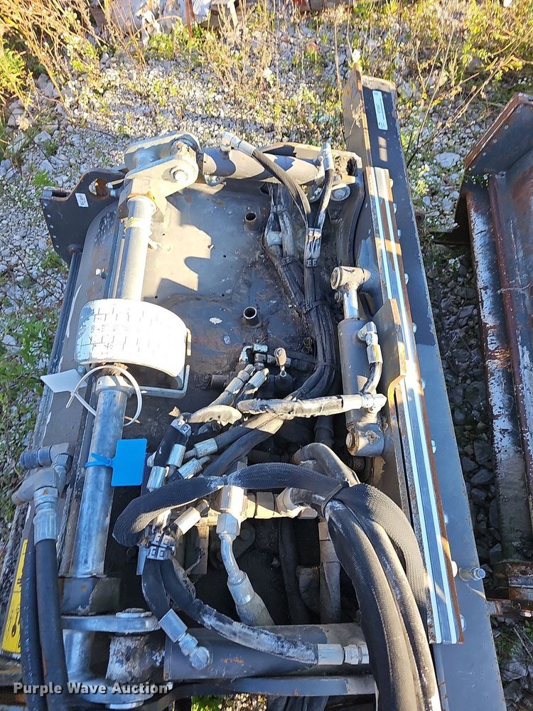 image for item NT9997 2016 Bobcat  40PSL cold planer