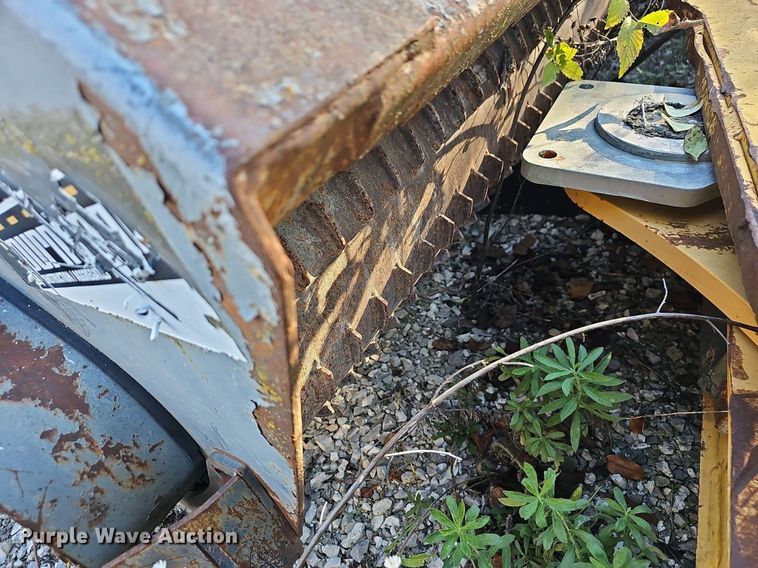 image for item NT9998 2002 FFC LAF3576 skid steer landscape rake