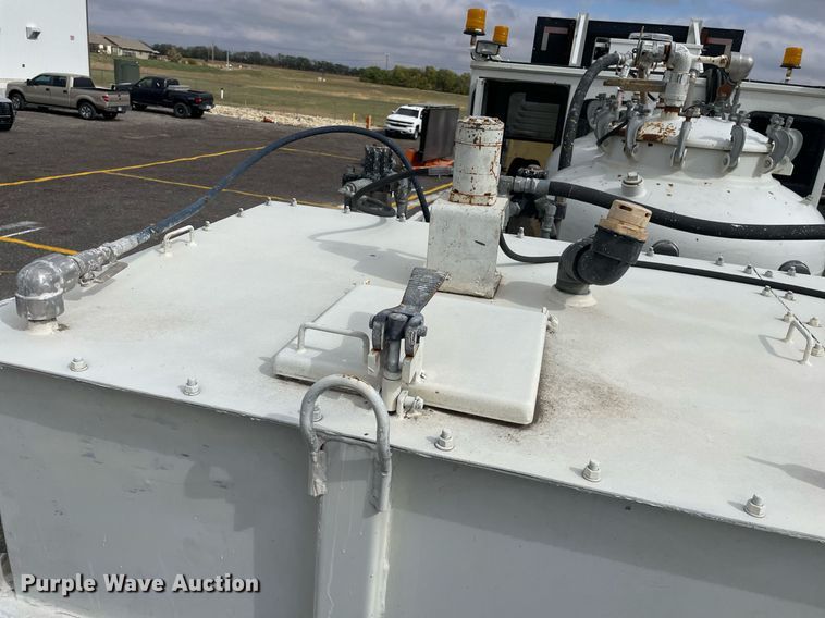 image for item NX9871 1998 Chevrolet T8500  paint striper truck