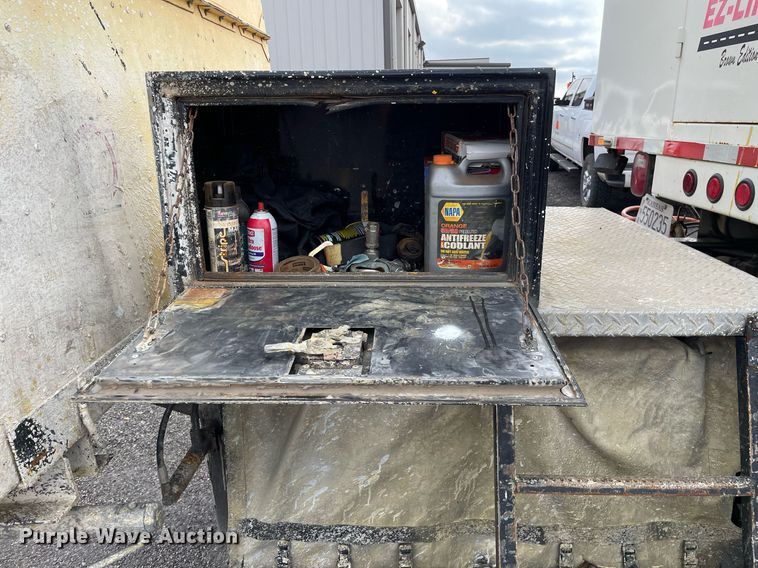 image for item NX9871 1998 Chevrolet T8500  paint striper truck