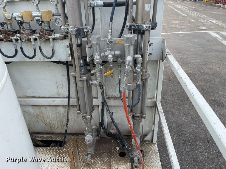 image for item NX9871 1998 Chevrolet T8500  paint striper truck