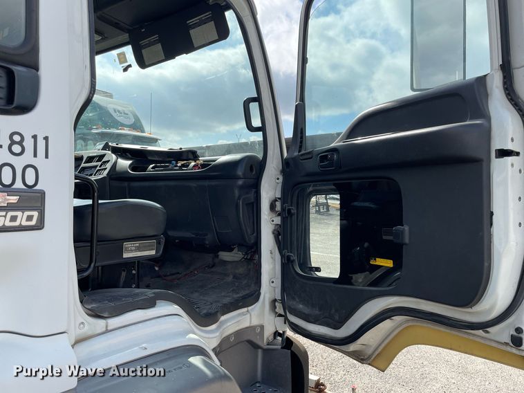 image for item NX9871 1998 Chevrolet T8500  paint striper truck