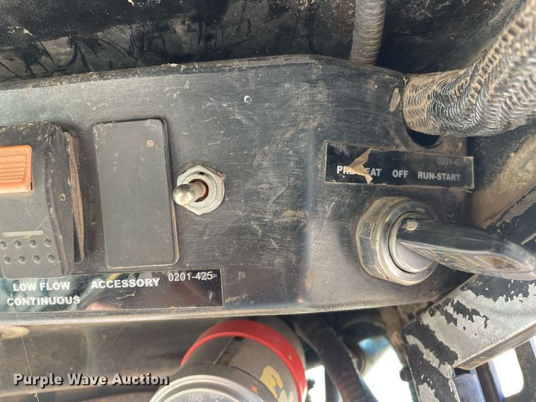 image for item NX9883 ASV RC100  tracked skid steer loader