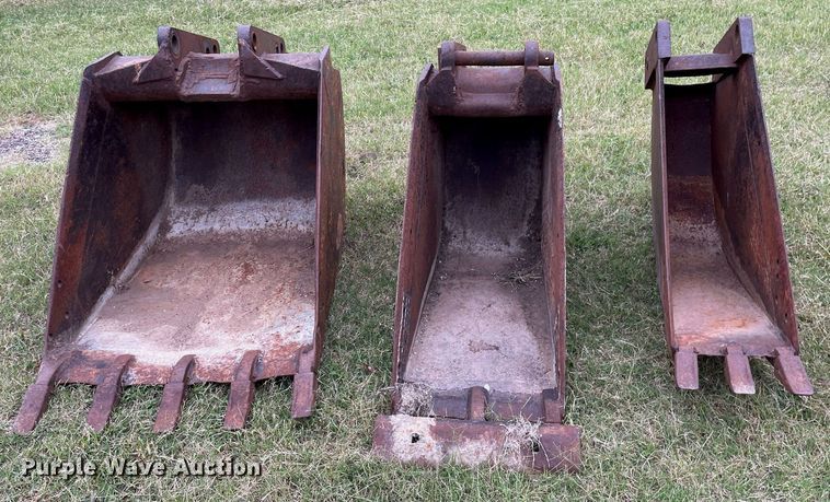 image for item NX9896 Excavator attachments