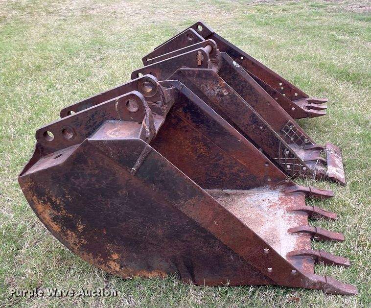 image for item NX9896 Excavator attachments