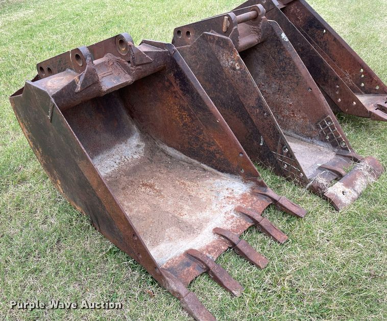 image for item NX9896 Excavator attachments