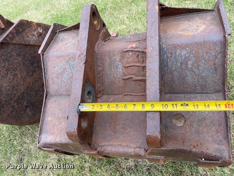 image for item NX9896 Excavator attachments