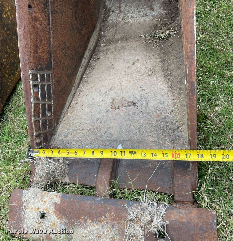 image for item NX9896 Excavator attachments