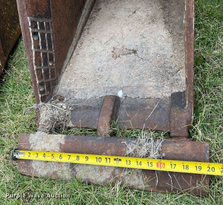 image for item NX9896 Excavator attachments