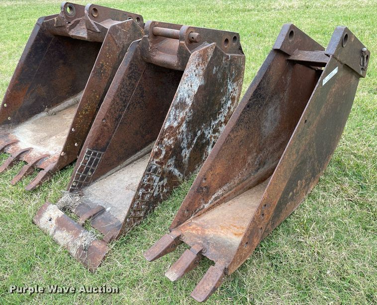 image for item NX9896 Excavator attachments