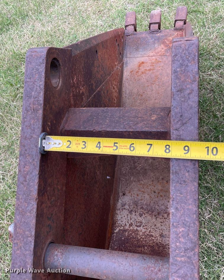 image for item NX9896 Excavator attachments