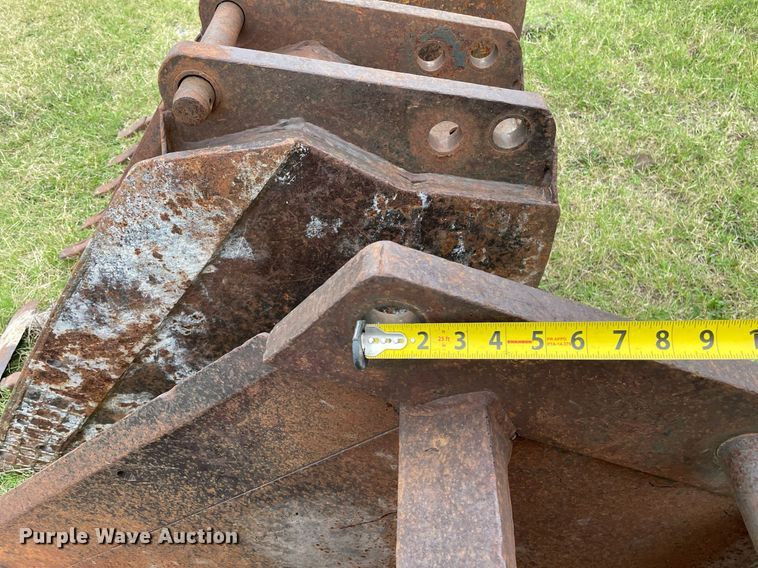image for item NX9896 Excavator attachments