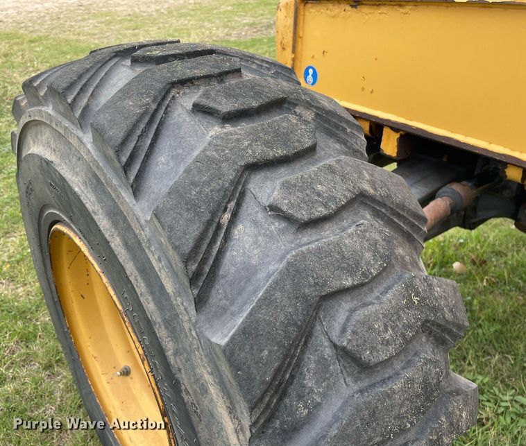 image for item NX9898 New Holland 555E  backhoe