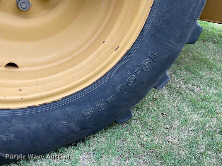 image for item NX9898 New Holland 555E  backhoe