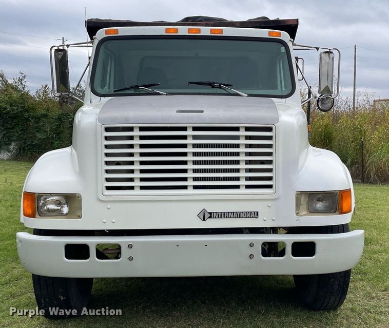 image for item NX9899 1996 International 4700  dump truck