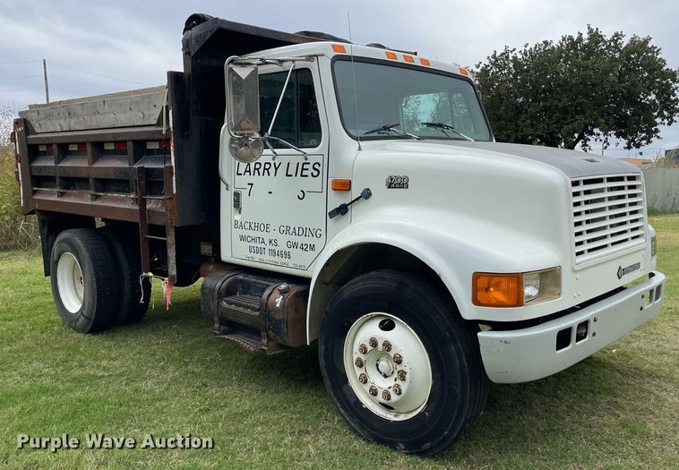 image for item NX9899 1996 International 4700  dump truck
