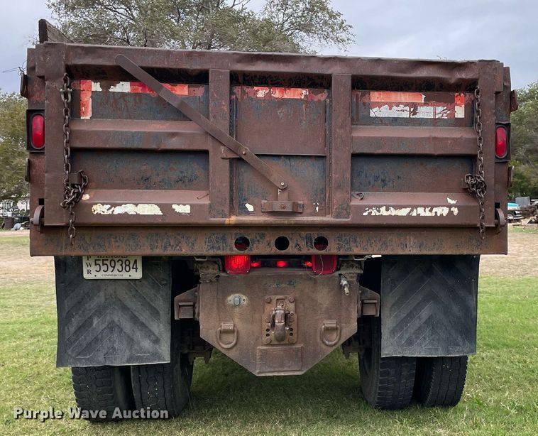 image for item NX9899 1996 International 4700  dump truck