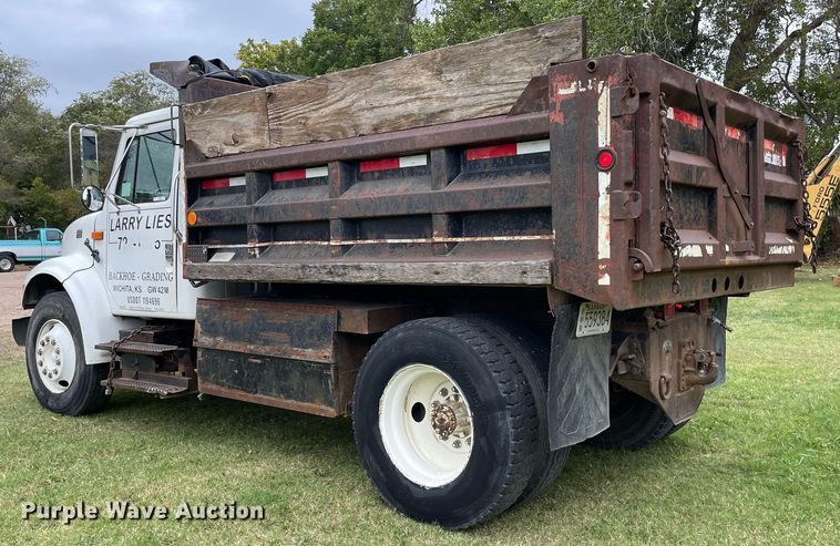 image for item NX9899 1996 International 4700  dump truck