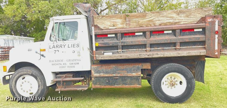 image for item NX9899 1996 International 4700  dump truck
