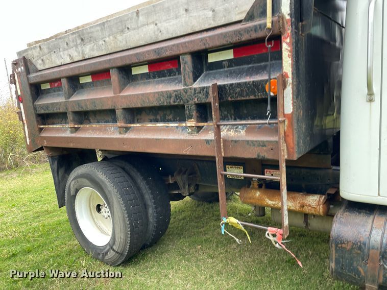 image for item NX9899 1996 International 4700  dump truck