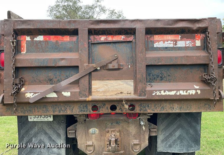 image for item NX9899 1996 International 4700  dump truck