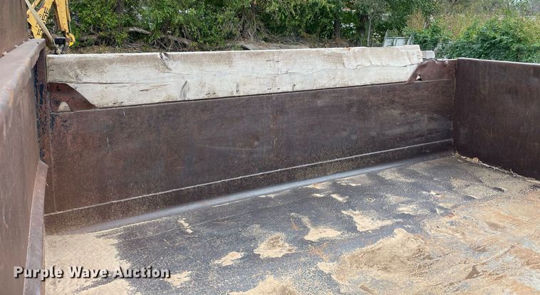 image for item NX9899 1996 International 4700  dump truck